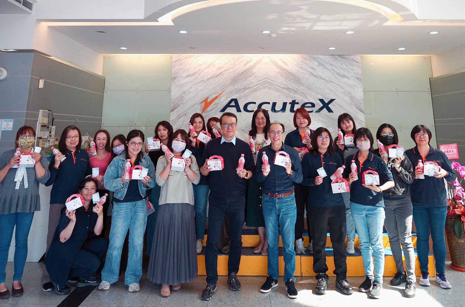 国際女性デーおめでとうございます（3月8日）｜ Accutex の素晴らしい女性たちを称えて